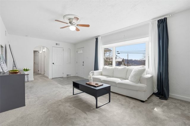 1600 Mount Royal Blvd, Shaler, PA 15116