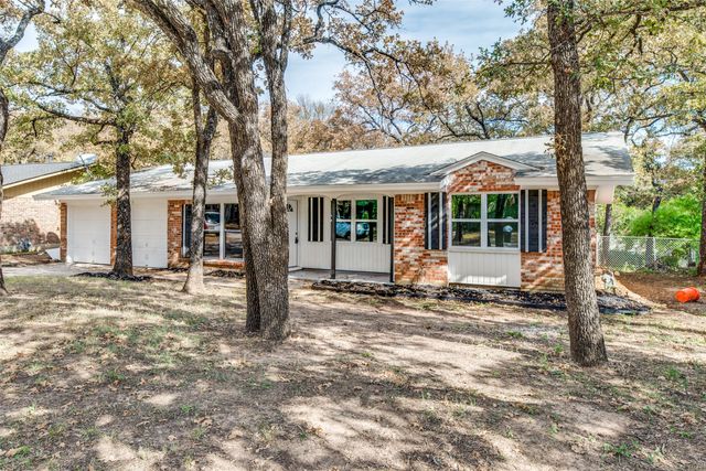 1236 King Drive, Bedford, TX 76022