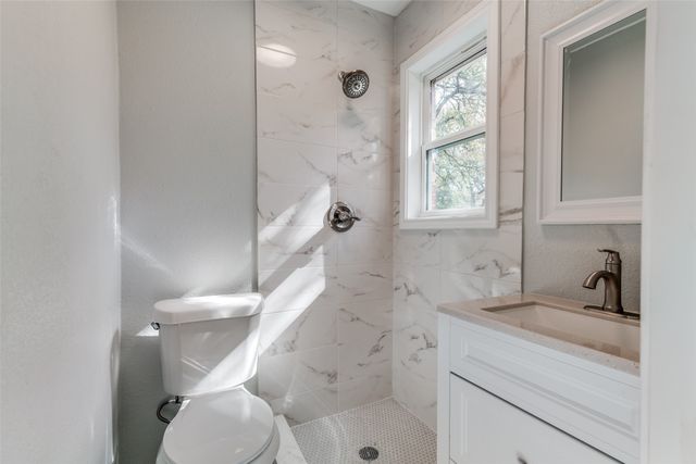 1236 King Drive, Bedford, TX 76022