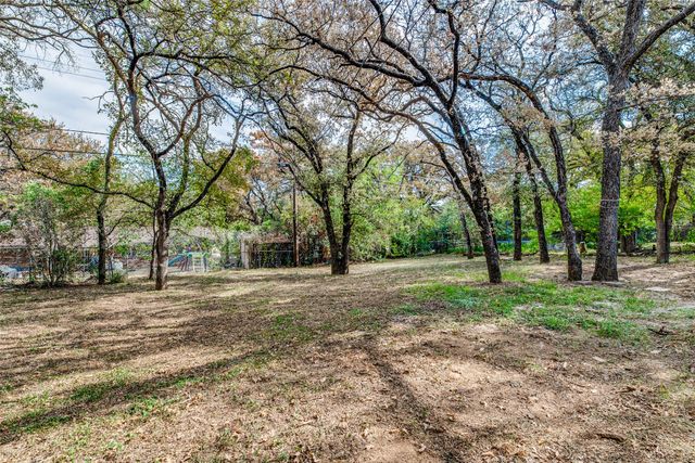 1236 King Drive, Bedford, TX 76022