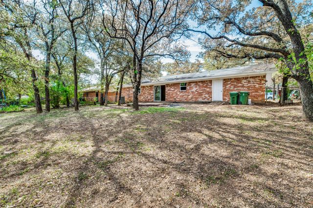 1236 King Drive, Bedford, TX 76022