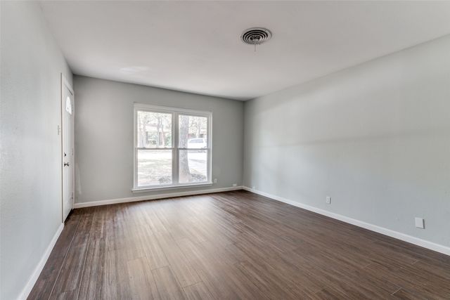 1236 King Drive, Bedford, TX 76022