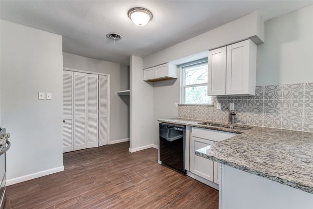 1236 King Drive, Bedford, TX 76022