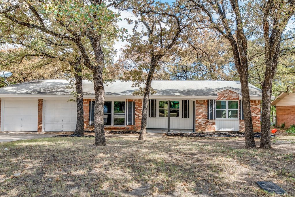 1236 King Drive, Bedford, TX 76022