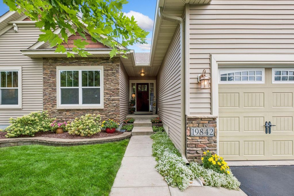 19842 Embers Avenue, Farmington, MN 55024 — photo 3