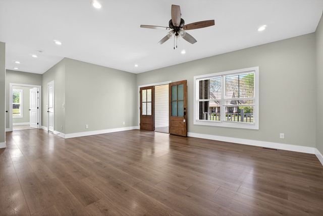 750 Honeysuckle Ln, Sparta, TN 38583
