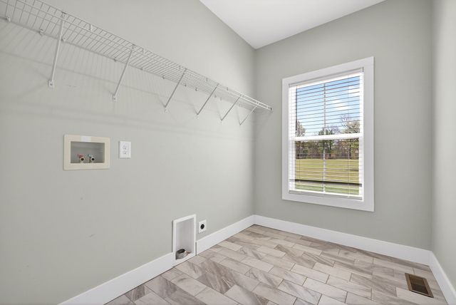 750 Honeysuckle Ln, Sparta, TN 38583