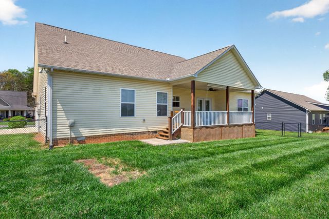 750 Honeysuckle Ln, Sparta, TN 38583