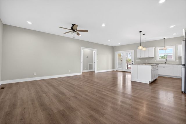 750 Honeysuckle Ln, Sparta, TN 38583