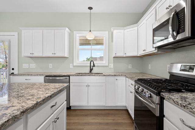 750 Honeysuckle Ln, Sparta, TN 38583