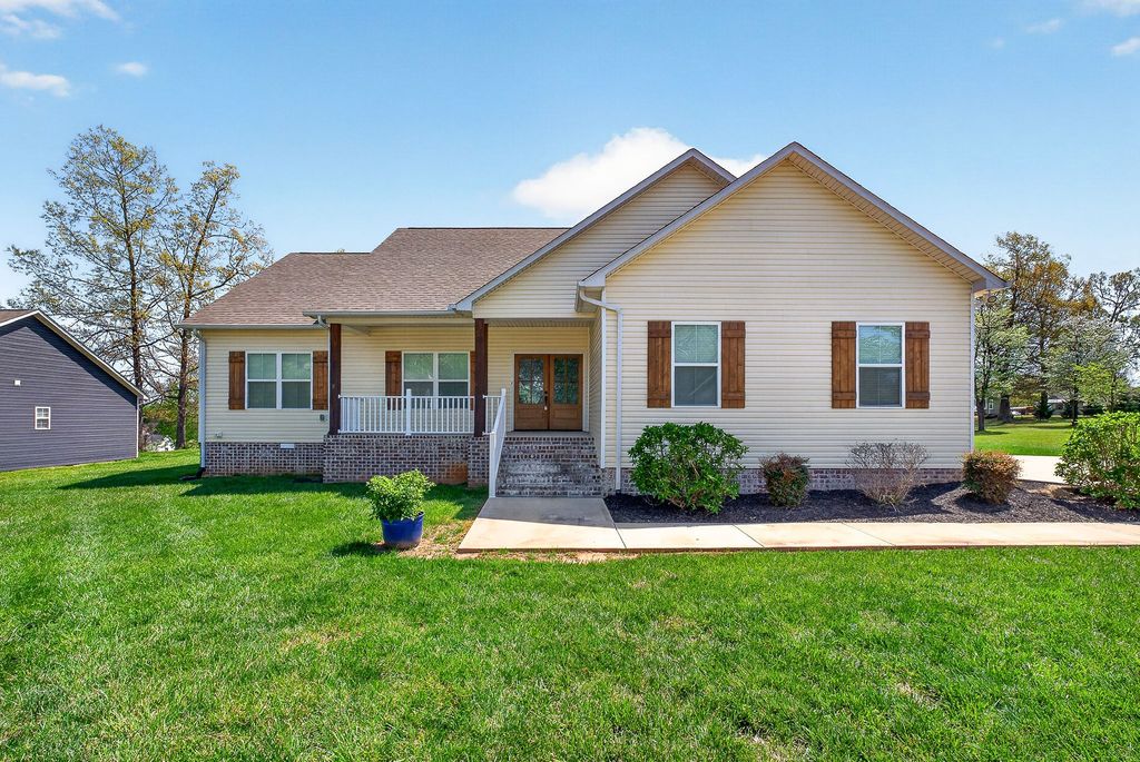 750 Honeysuckle Ln, Sparta, TN 38583