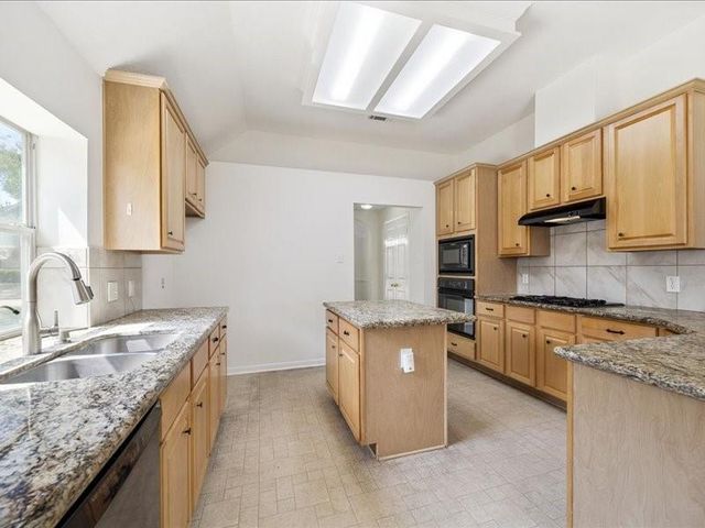 2822 Creek Terrace Drive, Missouri City, TX 77459