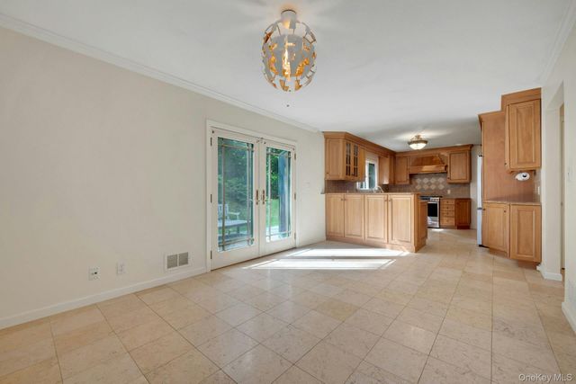 20 Springdale Road, Scarsdale, NY 10583