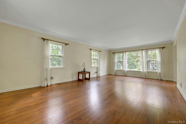 20 Springdale Road, Scarsdale, NY 10583