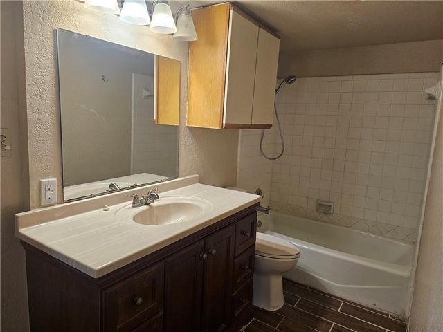 2011 Pecan Dr, Portland, TX 78374