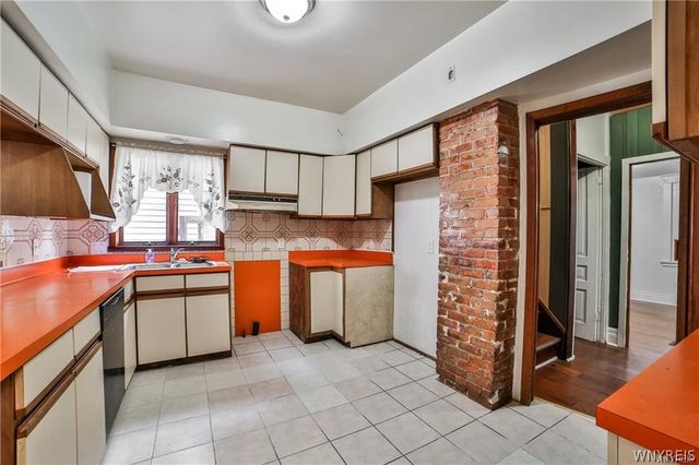 421 East Utica Street S, Buffalo, NY 14208