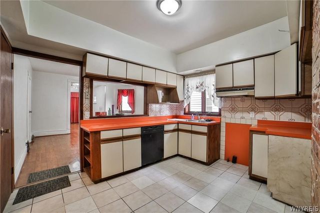 421 East Utica Street S, Buffalo, NY 14208