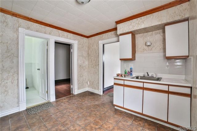 421 East Utica Street S, Buffalo, NY 14208