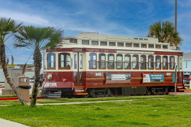 54 Grand Beach Boulevard, Galveston, TX 77550
