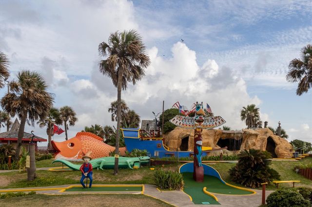 54 Grand Beach Boulevard, Galveston, TX 77550