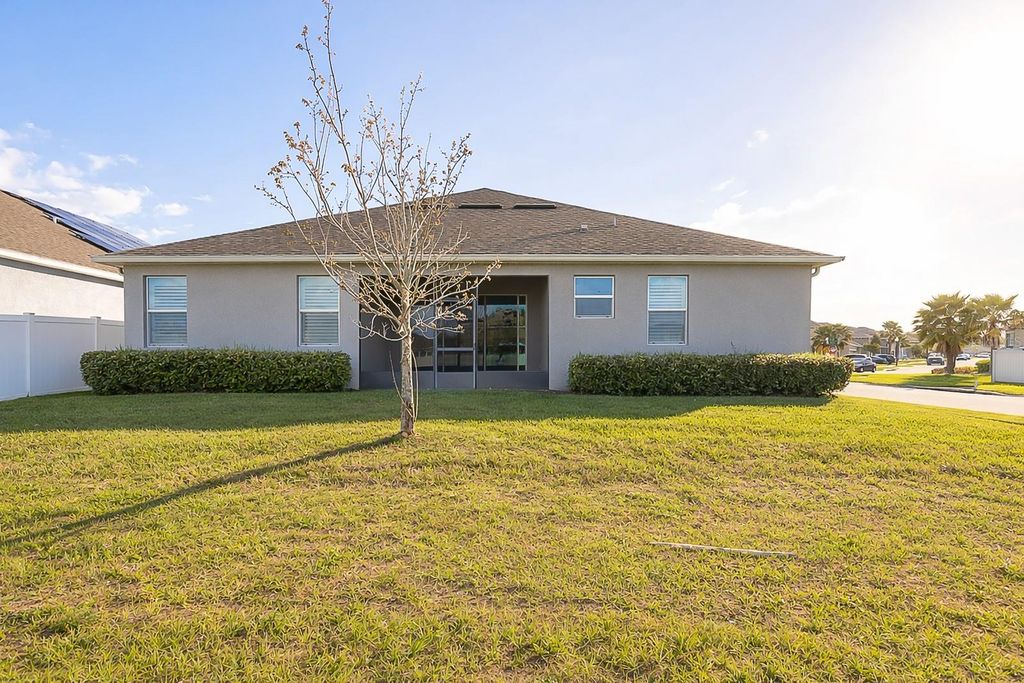 Image 19 of property listing at 2451 RUSH BAY WAY, Orlando, FL 32824