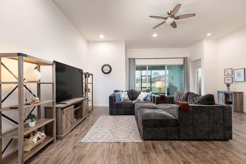 Image 3 of property listing at 2451 RUSH BAY WAY, Orlando, FL 32824