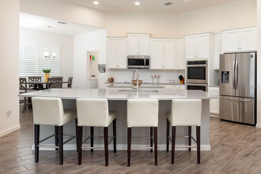 Image 4 of property listing at 2451 RUSH BAY WAY, Orlando, FL 32824