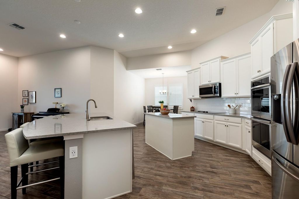 Image 6 of property listing at 2451 RUSH BAY WAY, Orlando, FL 32824