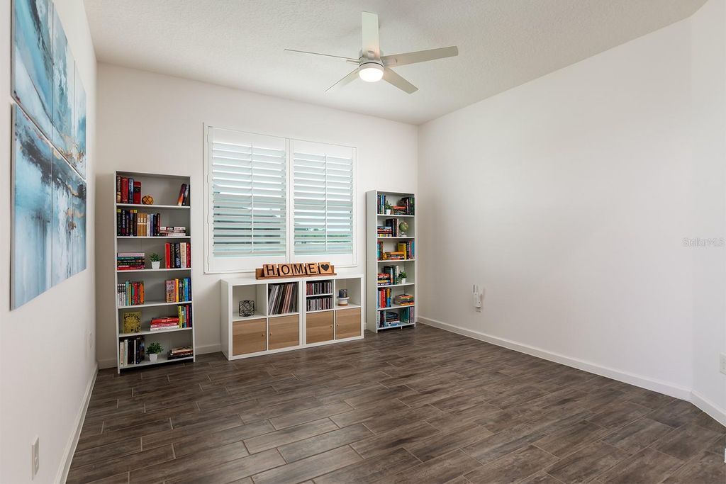 Image 9 of property listing at 2451 RUSH BAY WAY, Orlando, FL 32824