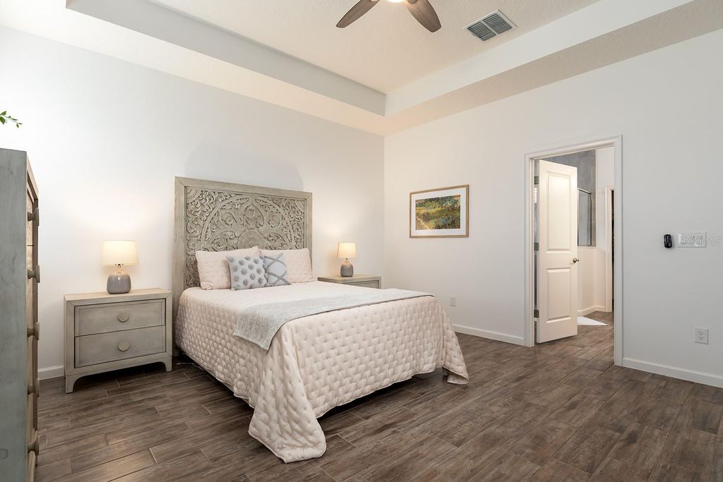 Image 10 of property listing at 2451 RUSH BAY WAY, Orlando, FL 32824