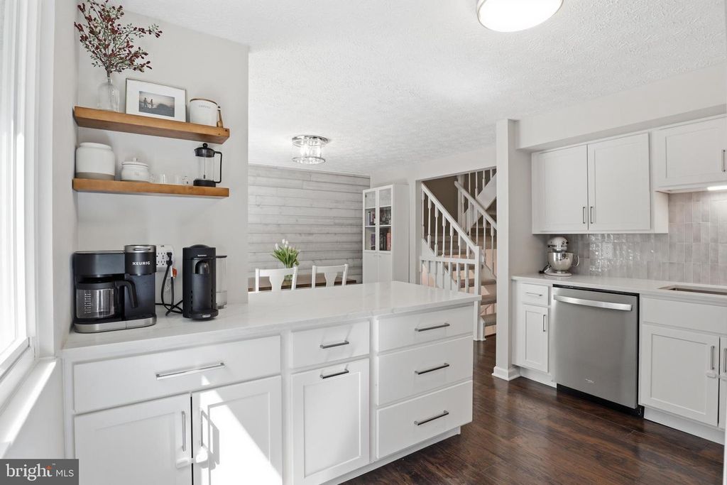 8033 ORANGE PLANK RD, Springfield, VA 22153