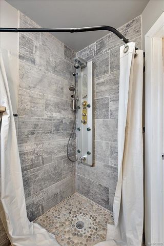 1246 Christian Hills Drive, Rochester Hills, MI 48309