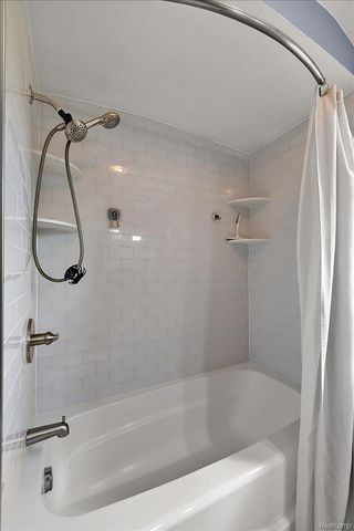 1246 Christian Hills Drive, Rochester Hills, MI 48309