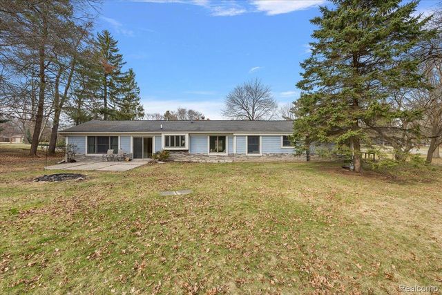 1246 Christian Hills Drive, Rochester Hills, MI 48309