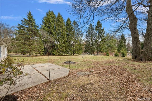 1246 Christian Hills Drive, Rochester Hills, MI 48309