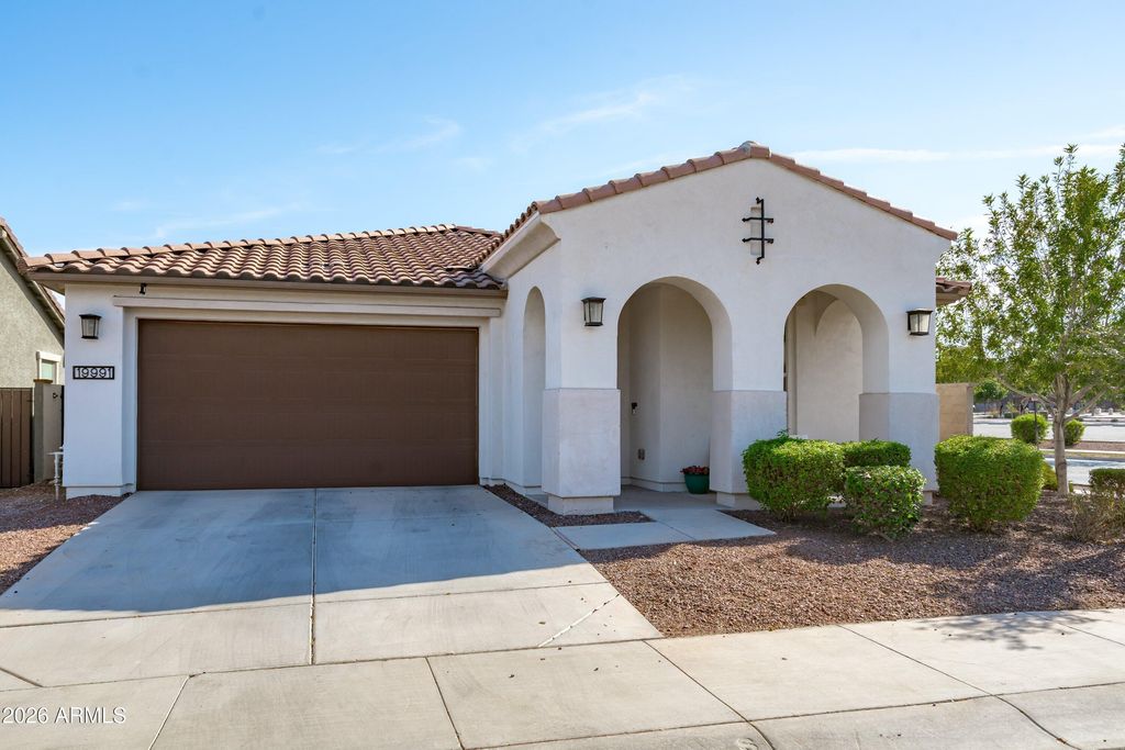 19991 W HEATHERBRAE Drive, Litchfield Park, AZ 85340 — photo 4