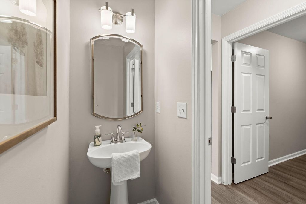 Image 15 of property listing at 2007 Robin Wood Boulevard, Moncks Corner, SC 29461