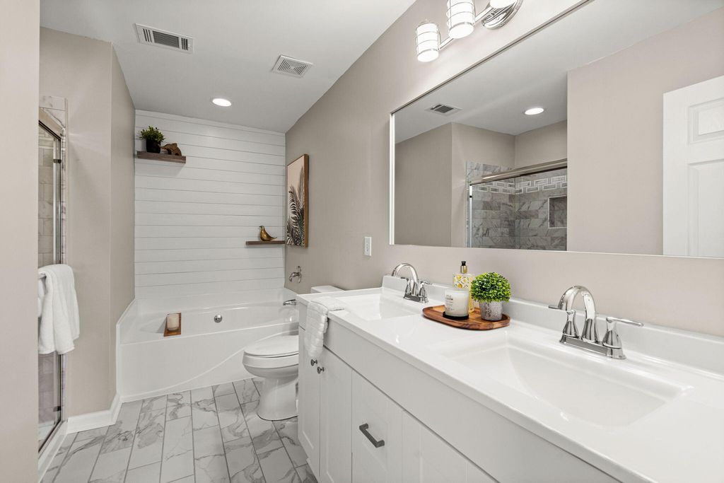 Image 20 of property listing at 2007 Robin Wood Boulevard, Moncks Corner, SC 29461