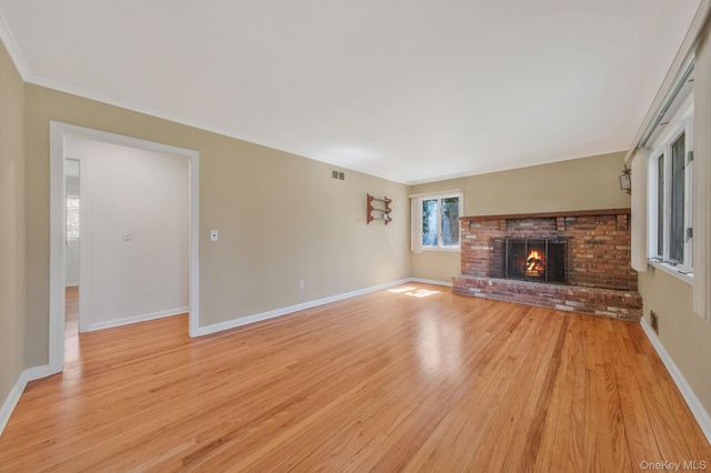 223 Connetquot Road, Bayport, NY 11705