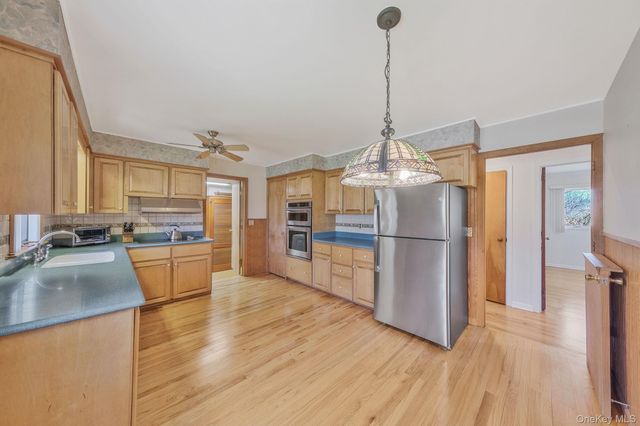223 Connetquot Road, Bayport, NY 11705