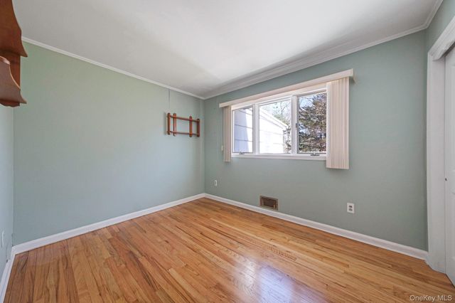 223 Connetquot Road, Bayport, NY 11705