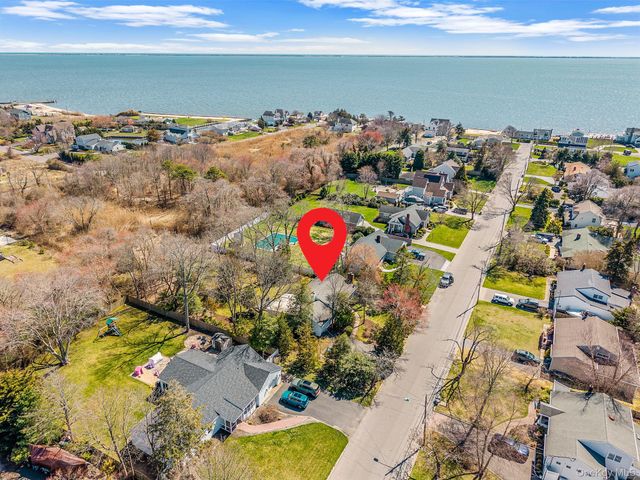 223 Connetquot Road, Bayport, NY 11705