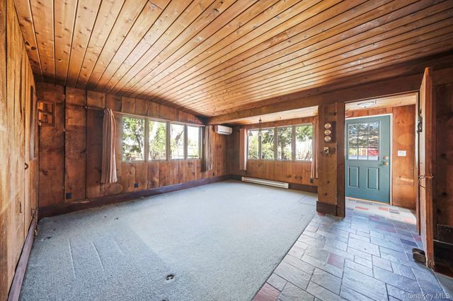 223 Connetquot Road, Bayport, NY 11705