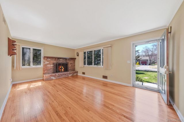 223 Connetquot Road, Bayport, NY 11705