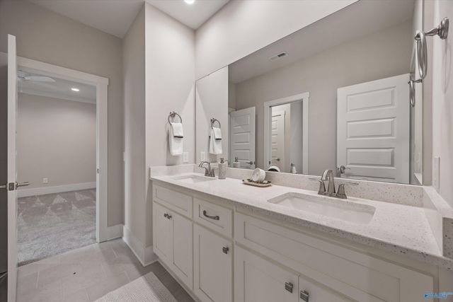 40 Ridge Bluff Circle, Huntsville, AL 35803
