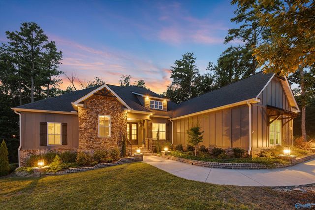 40 Ridge Bluff Circle, Huntsville, AL 35803