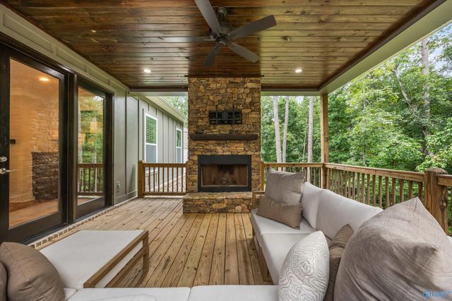 40 Ridge Bluff Circle, Huntsville, AL 35803