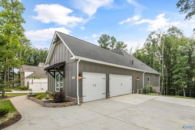 40 Ridge Bluff Circle, Huntsville, AL 35803