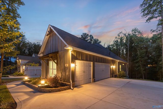 40 Ridge Bluff Circle, Huntsville, AL 35803