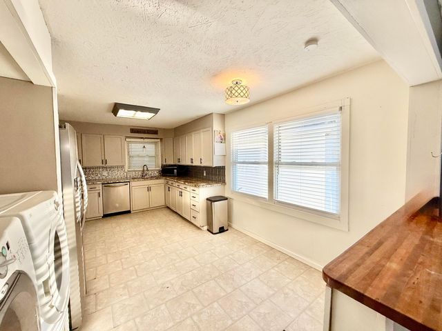 9 Rose Avenue, Mount Vernon, OH 43050